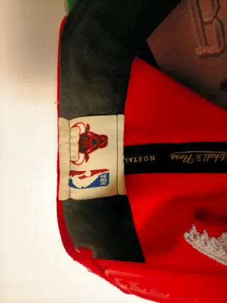 Cappellino Bulls rosso e grigio