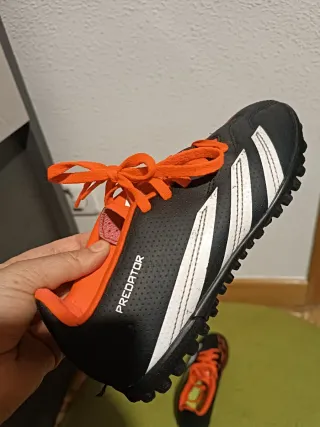 Botas de fútbol Adidas Predator niño talla 33