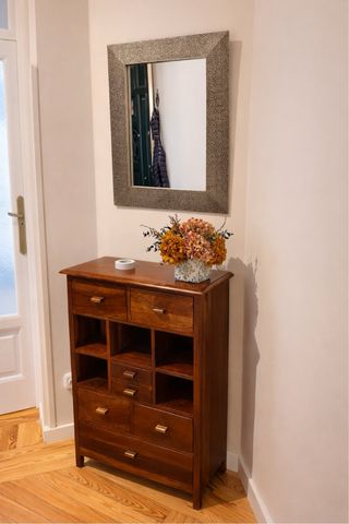 Mueble de pasillo con espejo