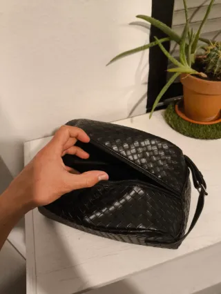 Bolso de mano hombre negro tejido
