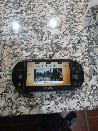 PS Vita PCH-2004 Negra
