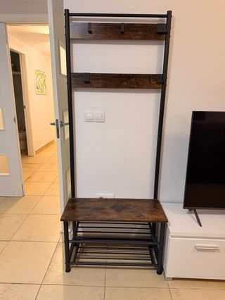 Perchero con asiento y zapatero