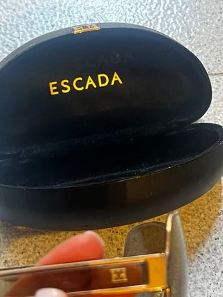 Gafas de sol Escada doradas