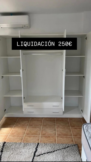 Ultimi armadi in offerta! Scopri la nostra selezione esclusiva di armadi, progettati per ottimizzare lo spazio e portare eleganza nella tua casa.