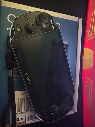 PSP Vita OLED PCH-1004 Negra + MicroSD 128GB