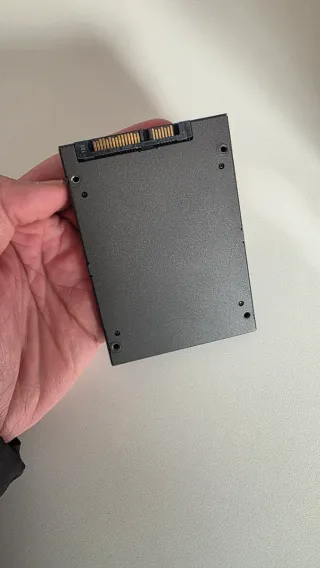 Lotto di 10 dischi SSD Kingston da 120GB