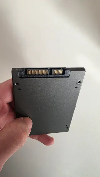 Lotto di 10 dischi SSD Kingston da 120GB