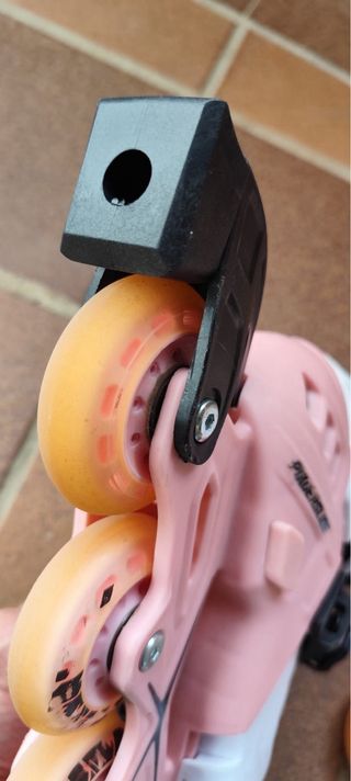 Kit de patinaje niña. Patines +protecciones+ bolsa