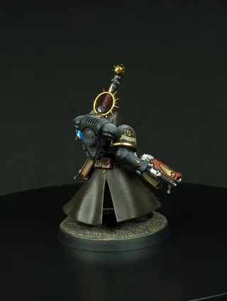 Capellán Primaris Ultramarines