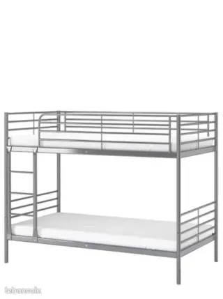 Litera IKEA SVARTA blanca