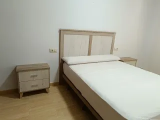 Piso bajo con ascensor en alquiler.