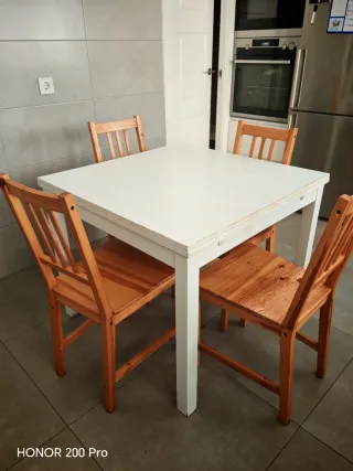 Mesa comedor extensible blanca y madera