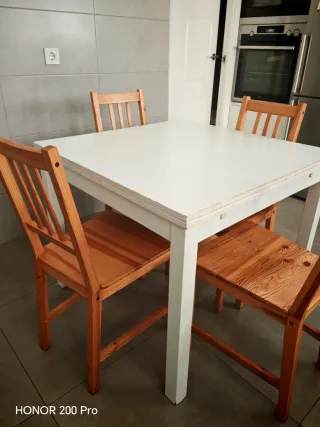 Mesa comedor extensible blanca y madera