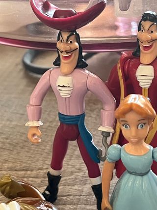 Collezione di figure di personaggi di Peter Pan Disney