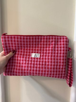 Bolso de mano vichy rosa y rojo