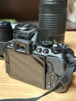 Nikon D5600 + 3 objetivos