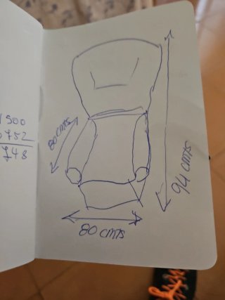 Butaca articulada con repisa pies 55€, sofá  40€