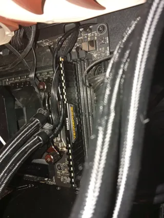 PC Gaming ASUS Negro/Rojo  Acepto cambios