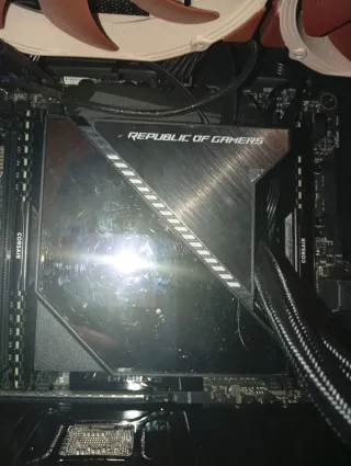 PC Gaming ASUS Negro/Rojo  Acepto cambios