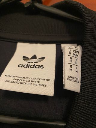 Chaqueta Adidas Negra con Rayas Blancas