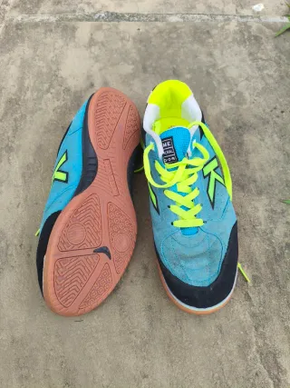 Zapatillas Fútbol Sala. Kelme. Talla 43