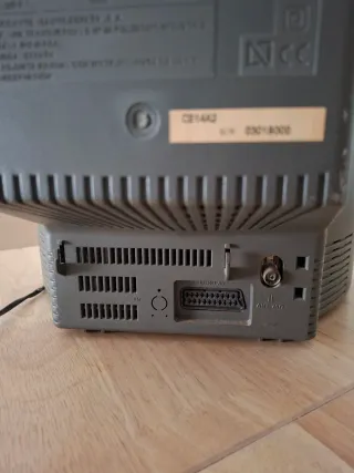 Televisor Sanyo CE14A2 Beige + Decodificador