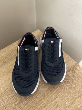 Tenis Tommy Hilfiger Talla 32