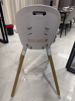 Trona Bebeconfort gris y madera