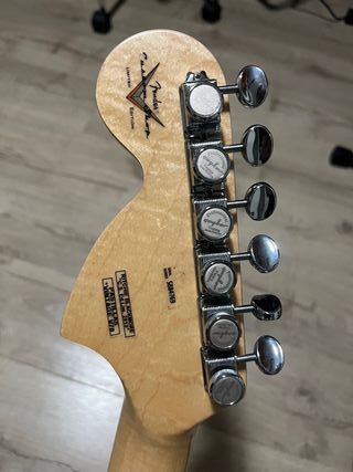 Guitarra Eléctrica Fender Stratocaster Negra