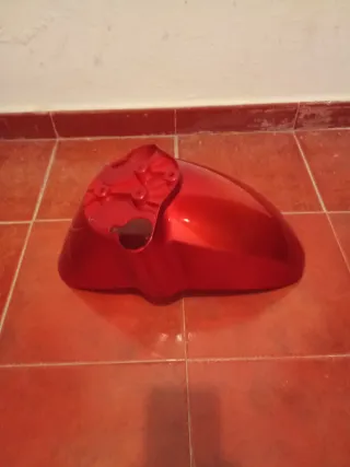 Piezas Moto 125 modelo Daelim besbi del año 2018.