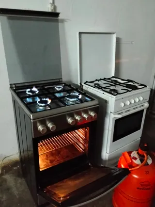 Cocina de gas butano con horno eléctrico
