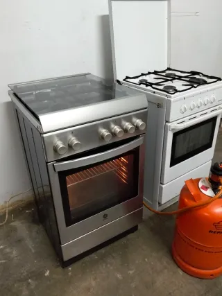 Cocina de gas butano con horno eléctrico
