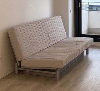 Sofá cama beige y gris (urge)