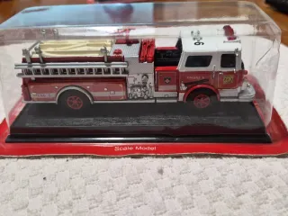 Modellino Camion Pompieri Mack CF600