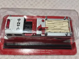 Modellino Camion Pompieri Mack CF600