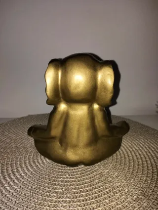 Elefante Dorado Meditando