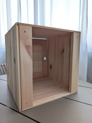 Armario pequeño de madera con puerta Valjare