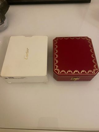 Scatola gemelli Cartier rossa