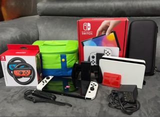 Nintendo Switch OLED + accessori
