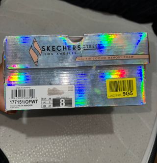 Zapatillas Skechers Beige y Dorado nuevas con caja