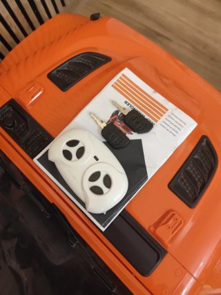 Auto elettrica Jeep a 2 posti arancione