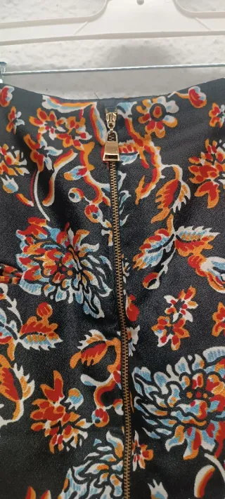 Falda estampada flores cremallera