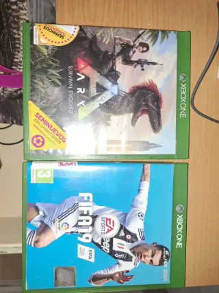 Xbox One 500GB Blanca + Mando y 2 Juegos