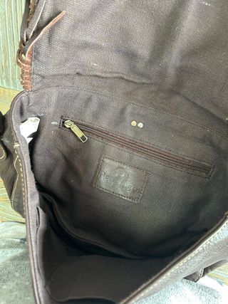 Bolso de cuero con flecos