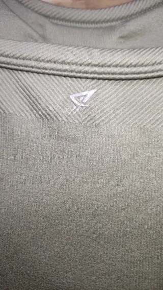 Mono deportivo verde con sujetador