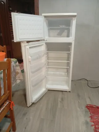 Nevera Jocel A+ con congelador