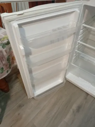 Nevera Jocel A+ con congelador