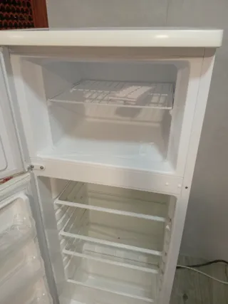 Nevera Jocel A+ con congelador