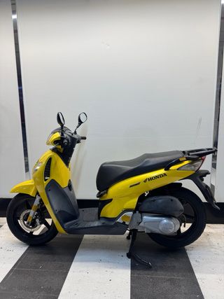 Honda SH125i Scooter!