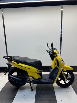 Honda SH125i Scooter!